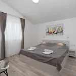 Juli Vir