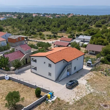 Juli Apartament