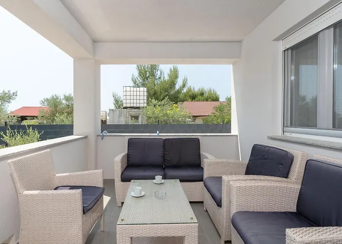 Juli Appartement Vir