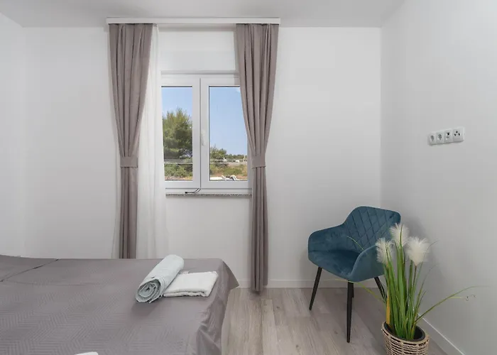 Juli Appartement Vir