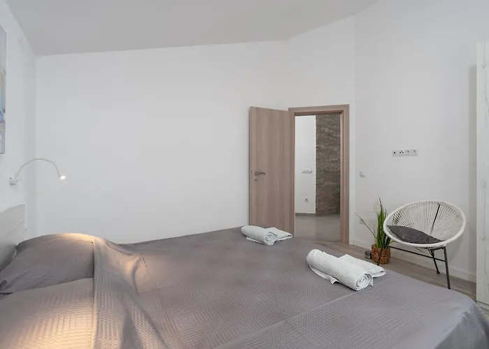 Juli Appartement Vir