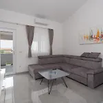 Juli *